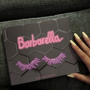 Barbarella eyeshadow palette